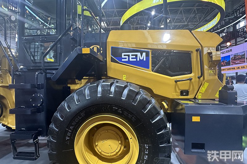 山工656G（国四）装载机局部