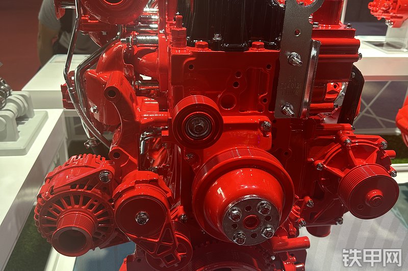 康明斯中国F4.5CS4发动机整机外观