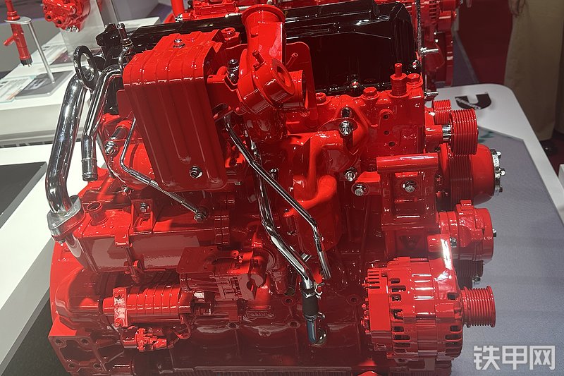 康明斯中国F4.5CS4发动机整机外观