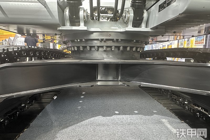 卡特彼勒新经典CAT®323 GX 液压挖掘机局部