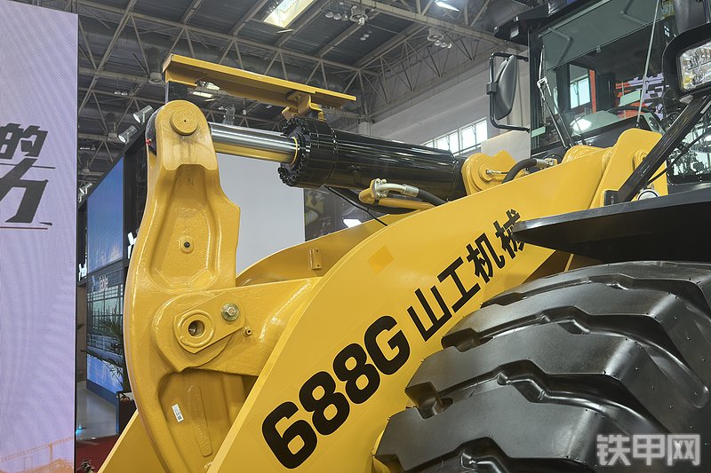 山工688G（国四）装载机局部