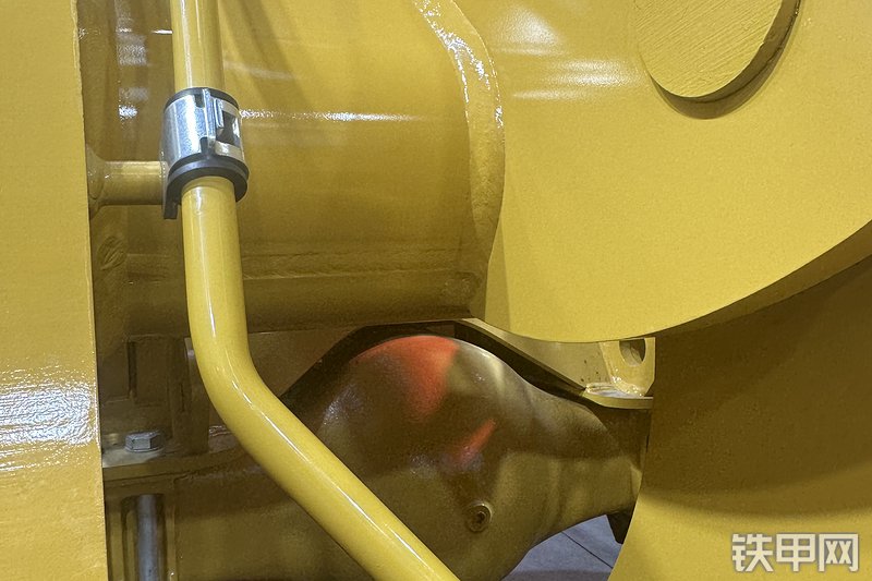 山工669G 电驱装载机装载机局部