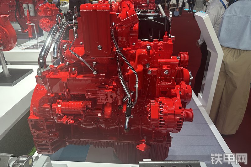 康明斯中国F4.5CS4发动机整机外观