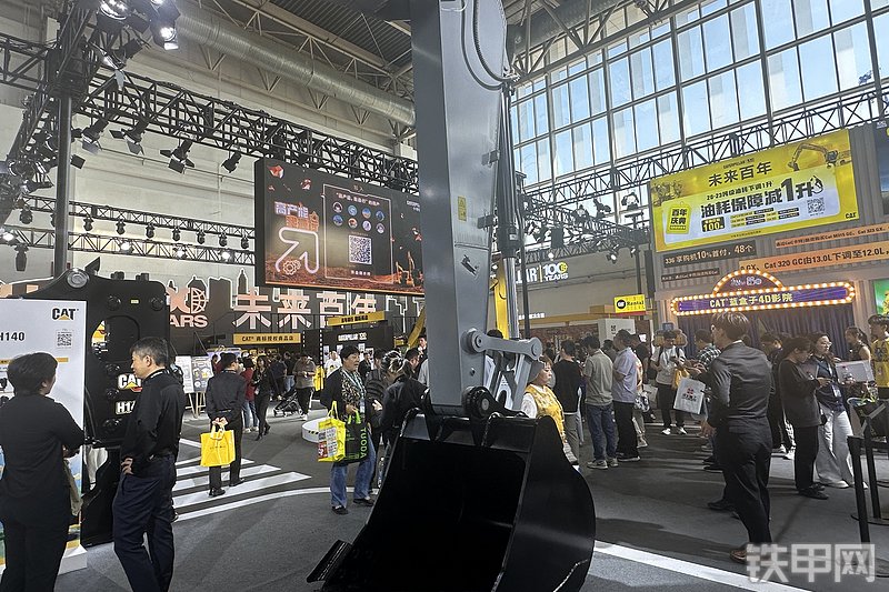 卡特彼勒新经典CAT®323 GX 液压挖掘机局部