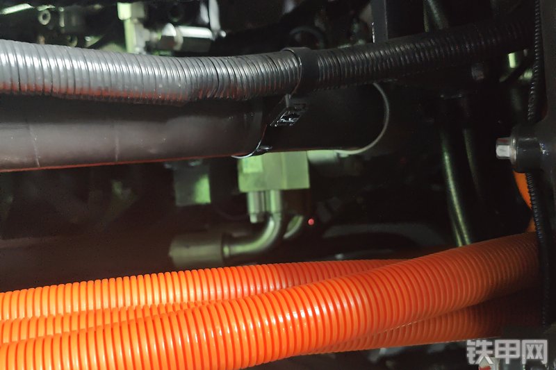 徐工XC9108-EV装载机局部