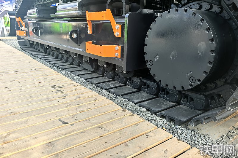 柳工973FMH挖掘机局部