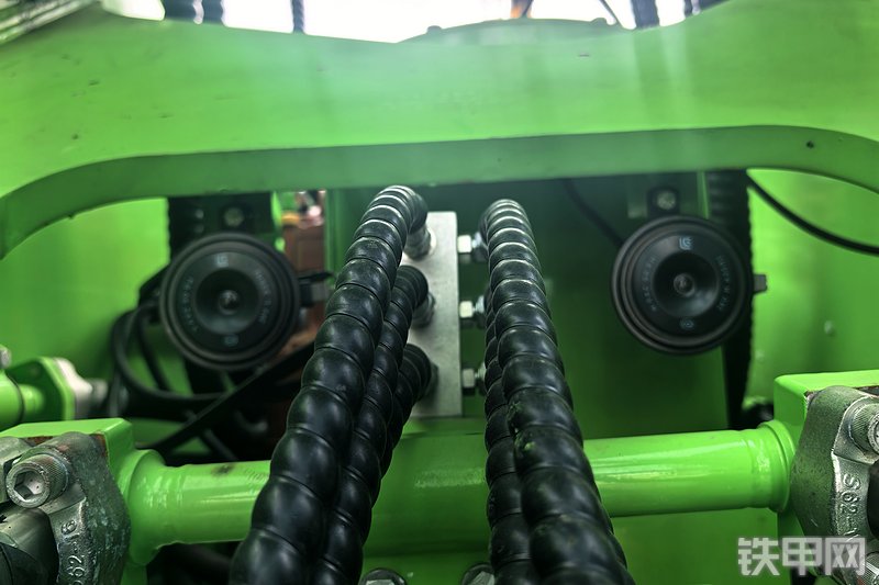 柳工973FMH挖掘机局部