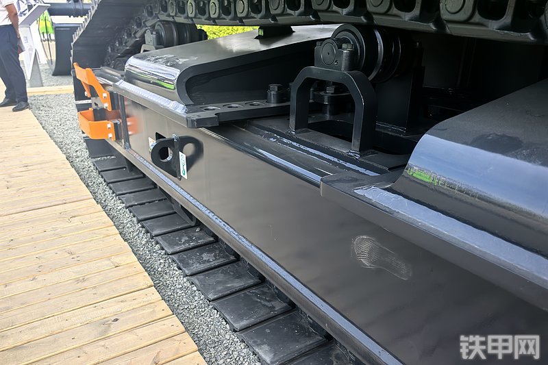 柳工973FMH挖掘机局部