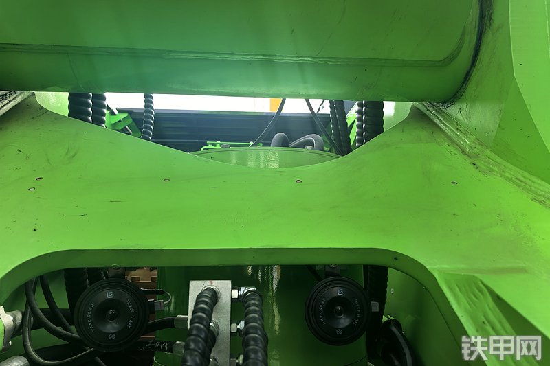 柳工973FMH挖掘机局部