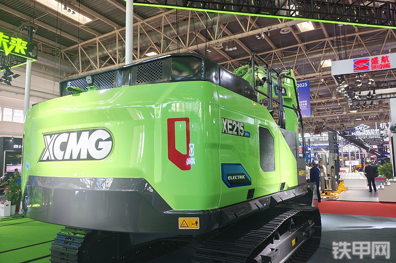 徐工XE215E挖掘机局部