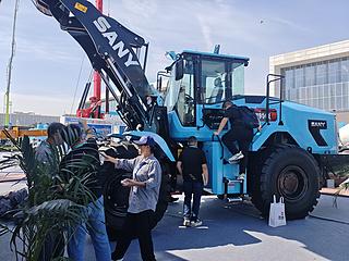 三一重工SW956E（电动）装载机整机外观