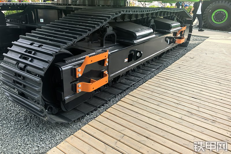 柳工973FMH挖掘机局部