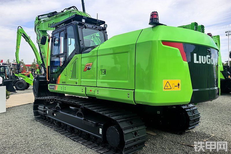 柳工924FE挖掘机整机外观