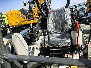 柳工9027FE挖掘机局部