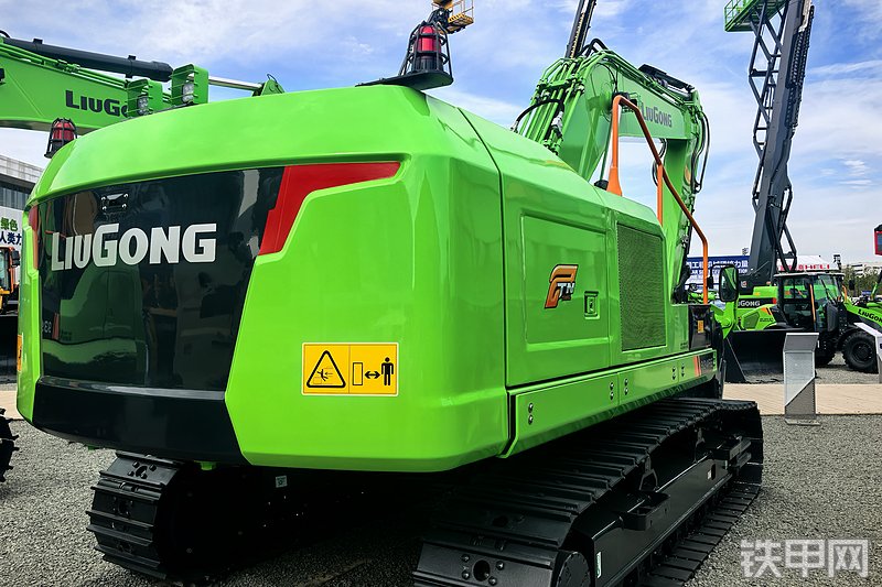 柳工924FE挖掘机整机外观