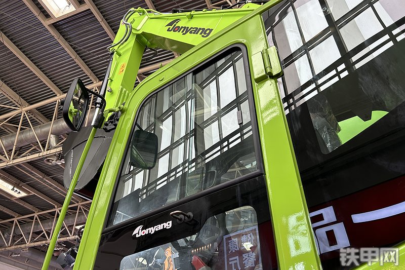 詹阳重工JYL621ELD挖掘机局部