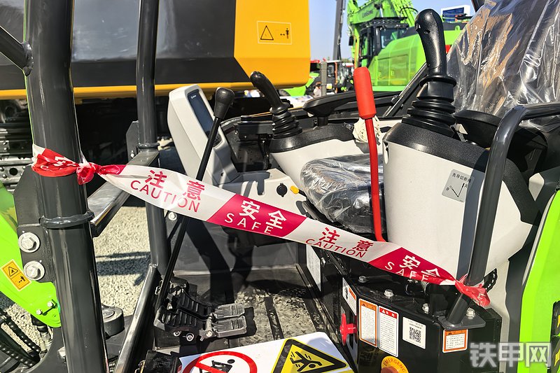 柳工9027FE挖掘机局部