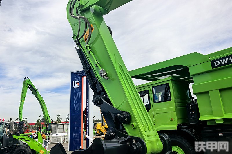 柳工924FE挖掘机局部