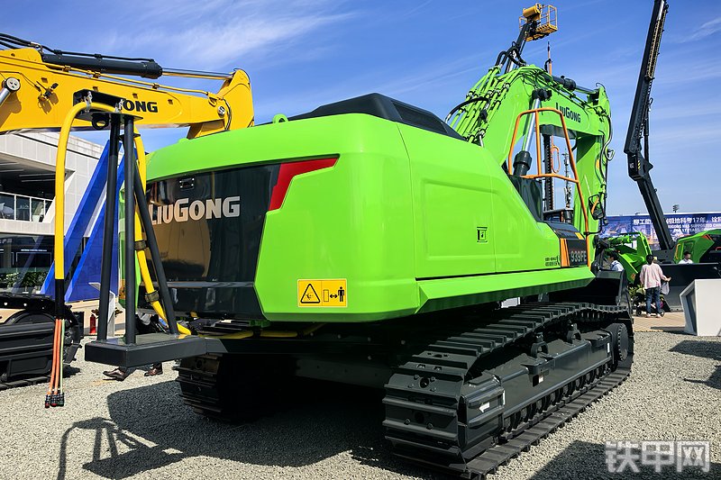 柳工939FE 拖电挖掘机整机外观