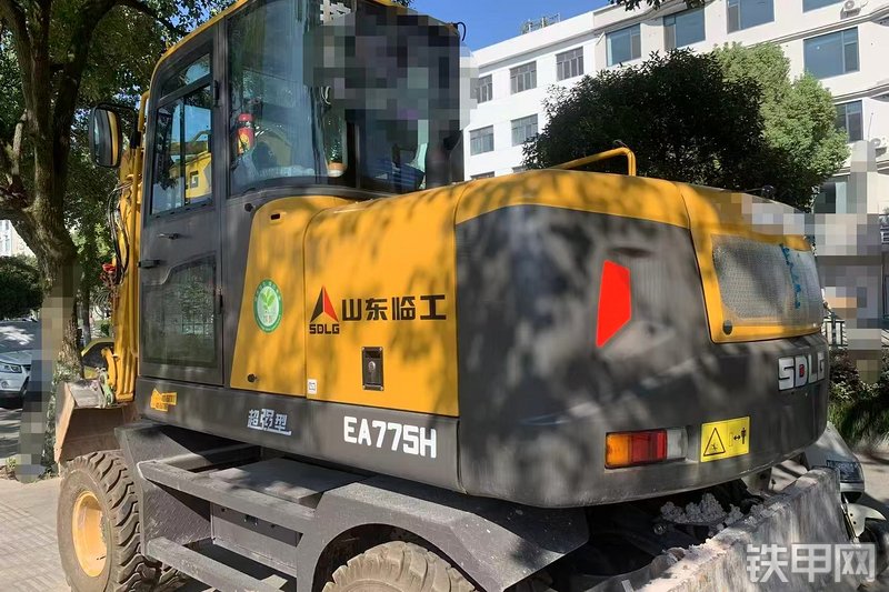 山东临工EA775H挖掘机整机外观