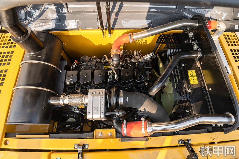 恒旺集团HW220-9挖掘机局部