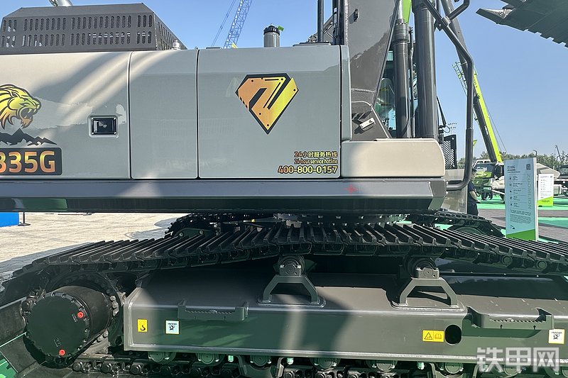 中联重科  ZE335G挖掘机展会( )