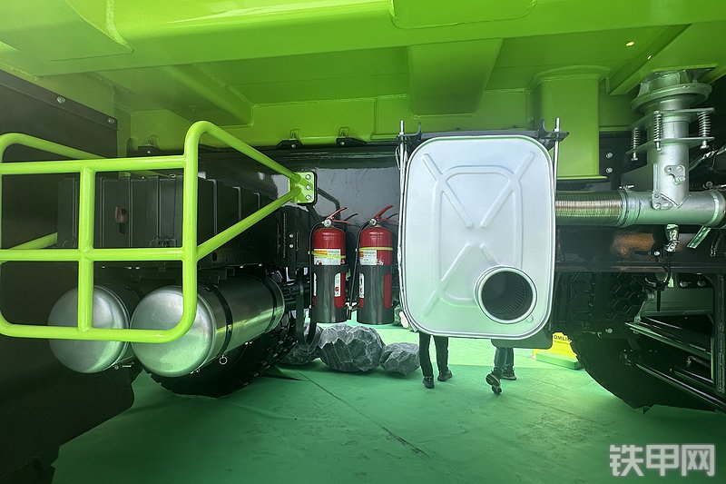 中联重科ZT160HEV非公路自卸车展会( )