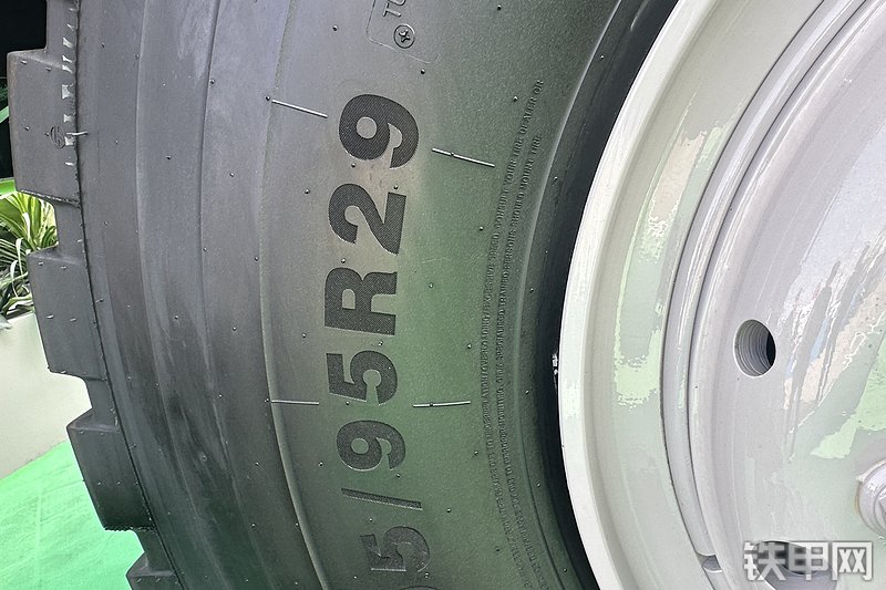 中联重科ZT160HEV非公路自卸车展会( )