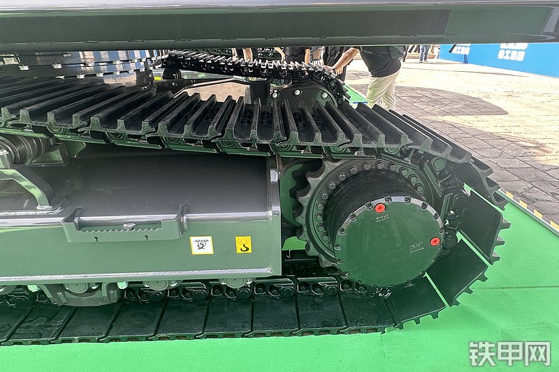 中联重科  ZE335G挖掘机展会( )