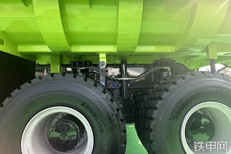 中联重科ZT160HEV非公路自卸车展会( )