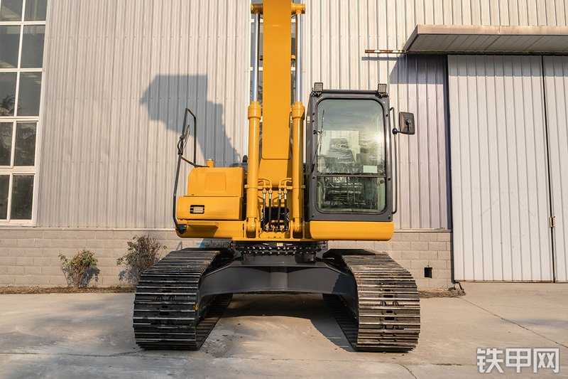 恒旺集团HW220-9挖掘机局部