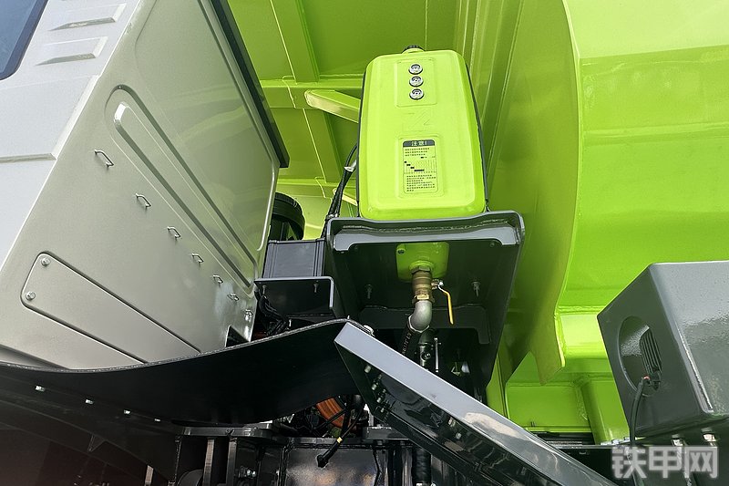 中联重科ZT160HEV非公路自卸车展会( )