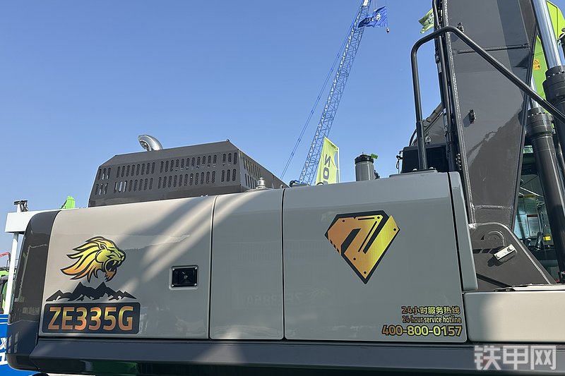 中联重科  ZE335G挖掘机展会( )