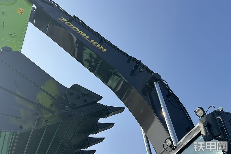 中联重科  ZE335G挖掘机展会( )