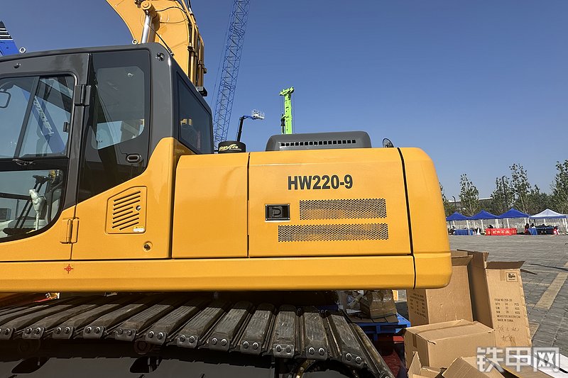 恒旺集团HW220-9挖掘机展会( )