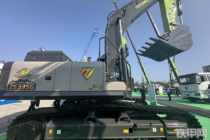 中联重科  ZE335G挖掘机展会( )