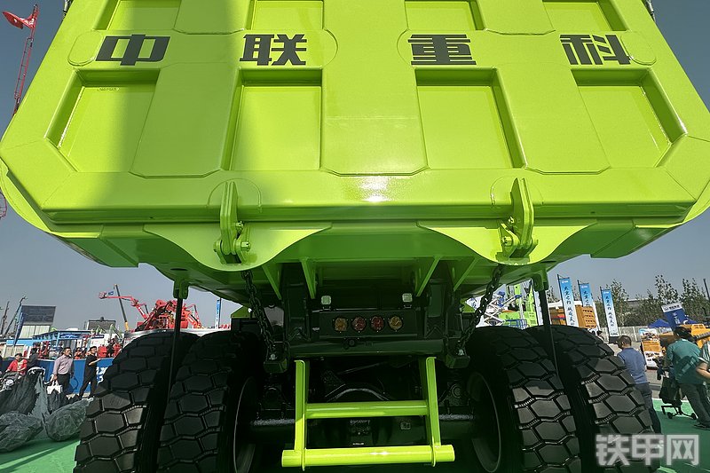 中联重科ZT160HEV非公路自卸车展会( )