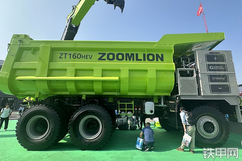 中联重科ZT160HEV非公路自卸车展会( )