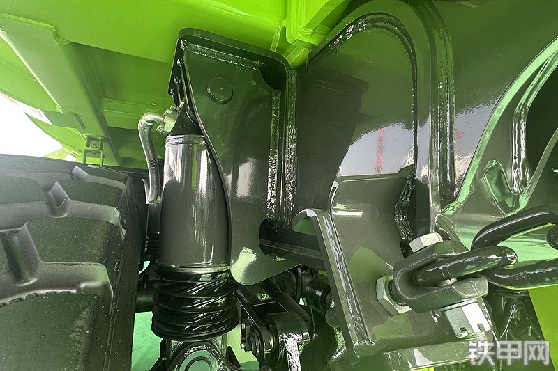 中联重科ZT160HEV非公路自卸车展会( )