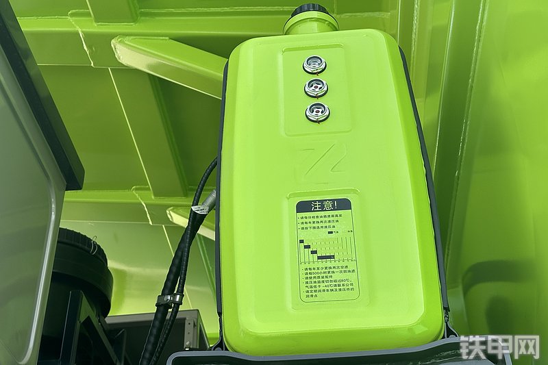 中联重科ZT160HEV非公路自卸车展会( )