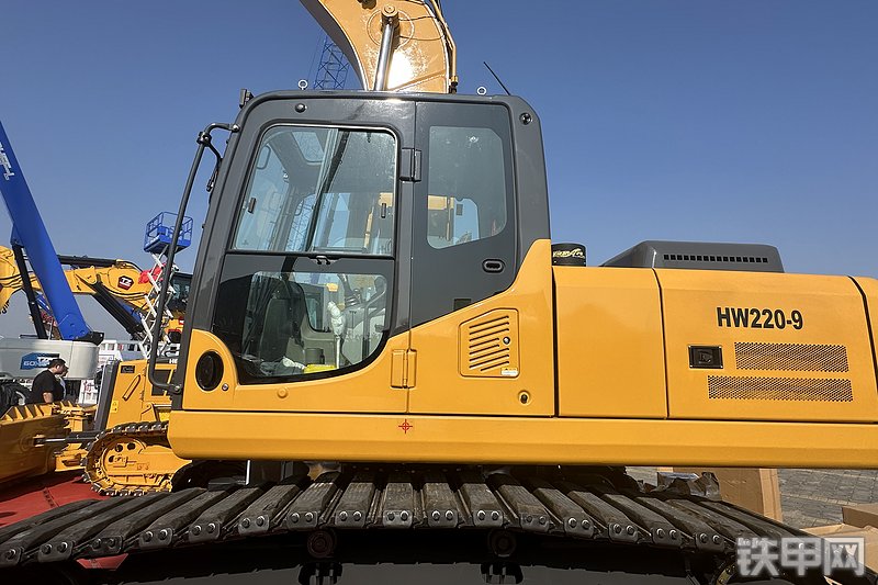 恒旺集团HW220-9挖掘机展会( )