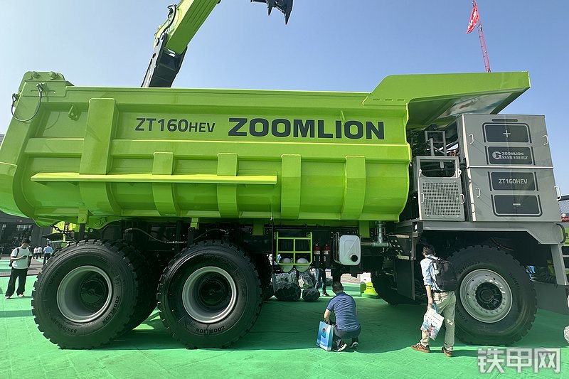 中联重科ZT160HEV非公路自卸车展会( )
