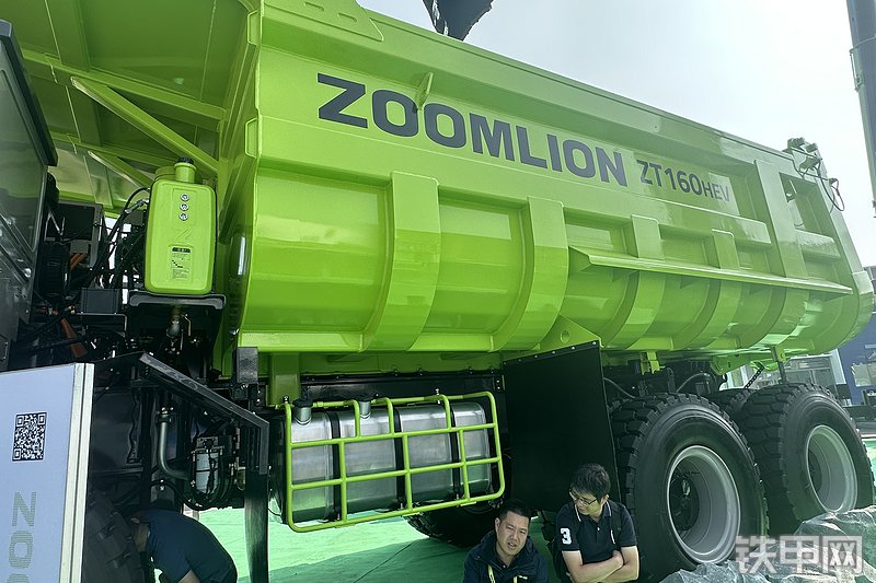 中联重科ZT160HEV非公路自卸车展会( )