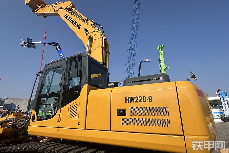 恒旺集团HW220-9挖掘机展会( )