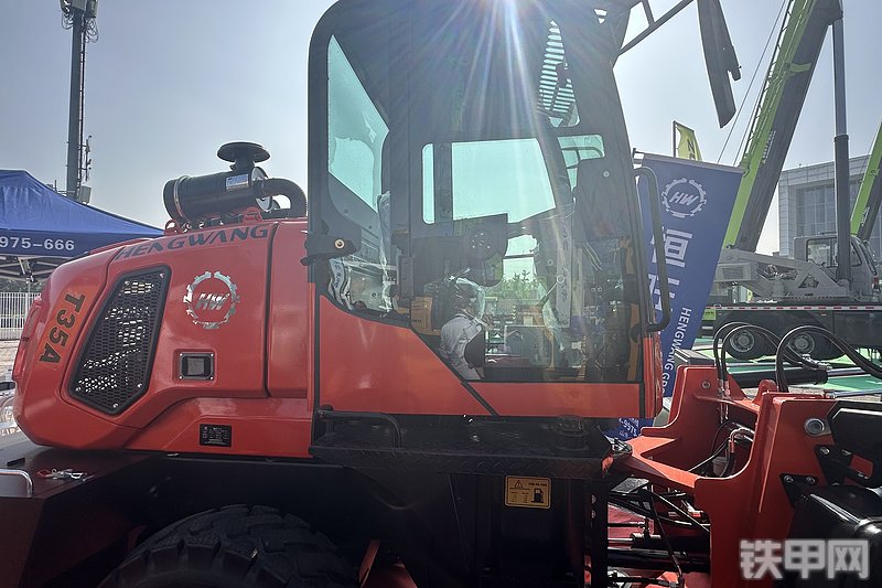 恒旺集团HW-T35A叉车局部