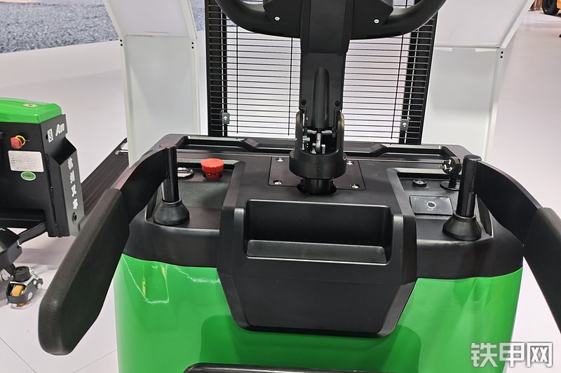 杭叉CDD20-WHL叉车整机外观