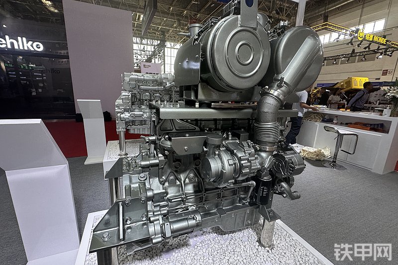 上柴SC7H发动机展会( )