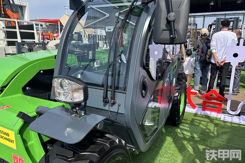 合力G2.5叉车局部