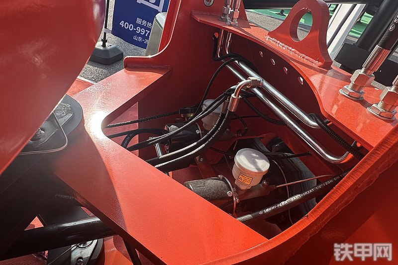 恒旺集团HW-T35A叉车局部