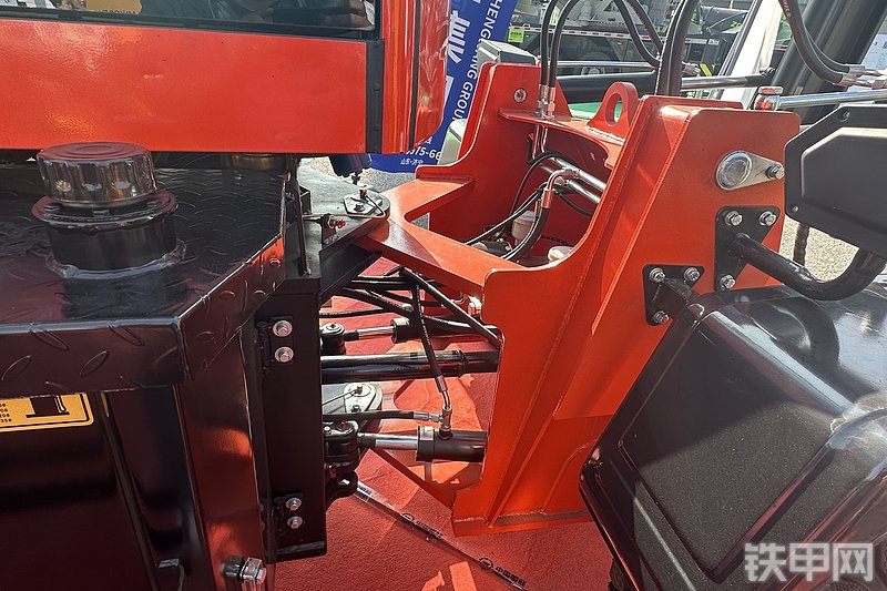 恒旺集团HW-T35A叉车局部